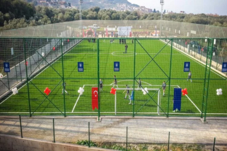 Bursa Büyükşehir'den üniversiteye yeni 'futbol sahası' müjdesi