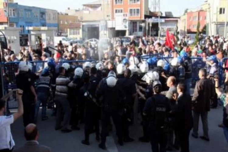 Bursa'daki Akil İnsanlar protestosuna sert müdahale
