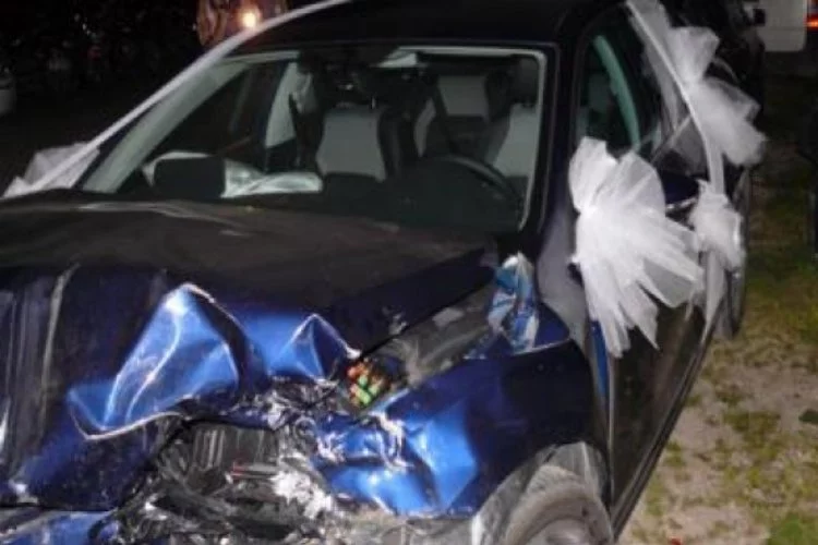 Bursa'da düğün dönüşü feci kaza:7 yaralı