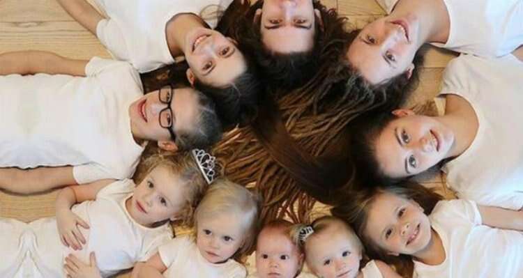 10 çocuk annesi sosyal medya fenomeni , fiziğiyle göz doldurdu