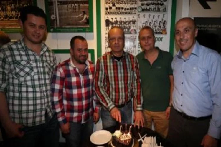 Mustafa Tunçakın da 50. yıl pastası kesti