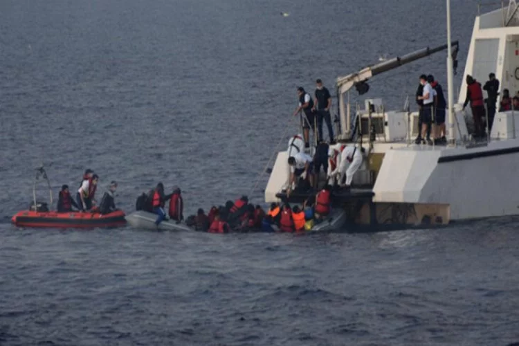 84 kaçak göçmen kurtarıldı
