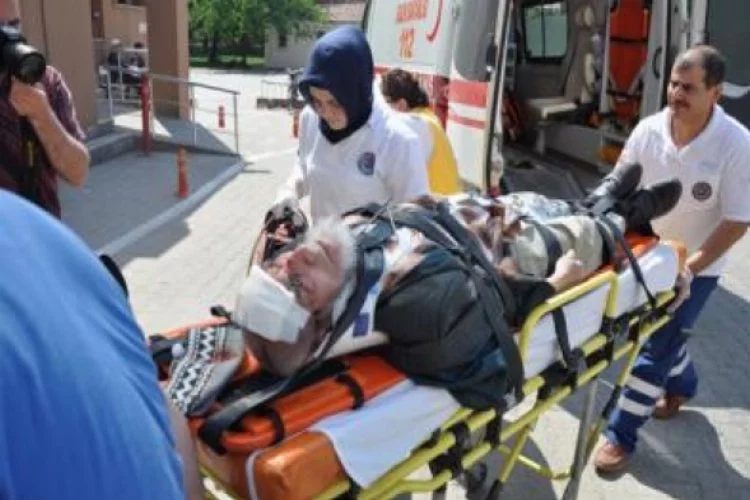 Bursa'da otomobil engelli motosikletine çarptı