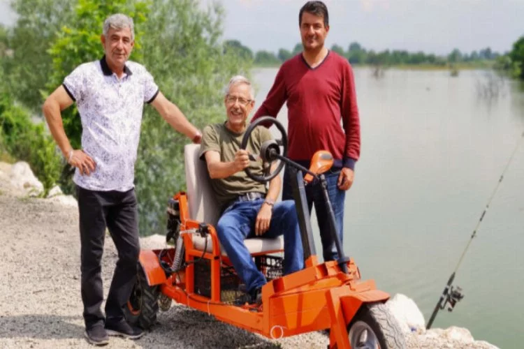 Bursa'da çiftçi ikiz kardeşler kısıtlamada 3 tekerlekli çöl aracı yaptı