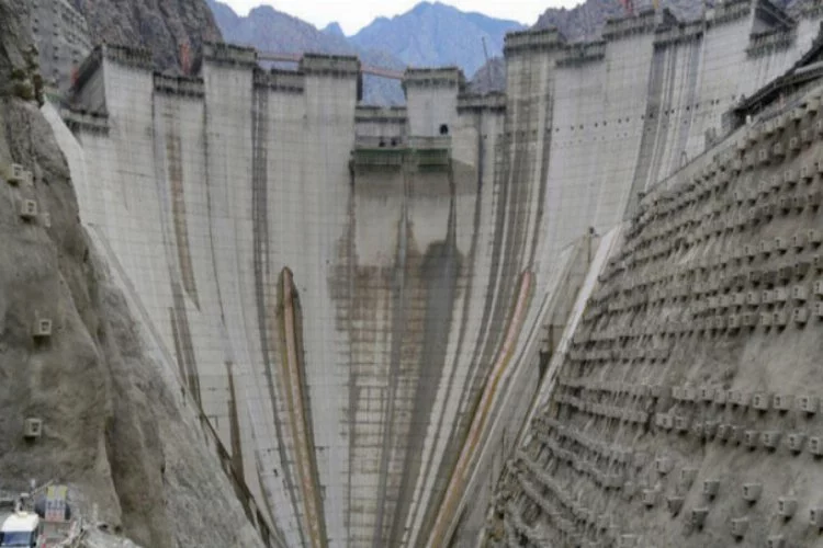 Yusufeli Barajı gövde yüksekliğinde 211 metreye ulaşıldı