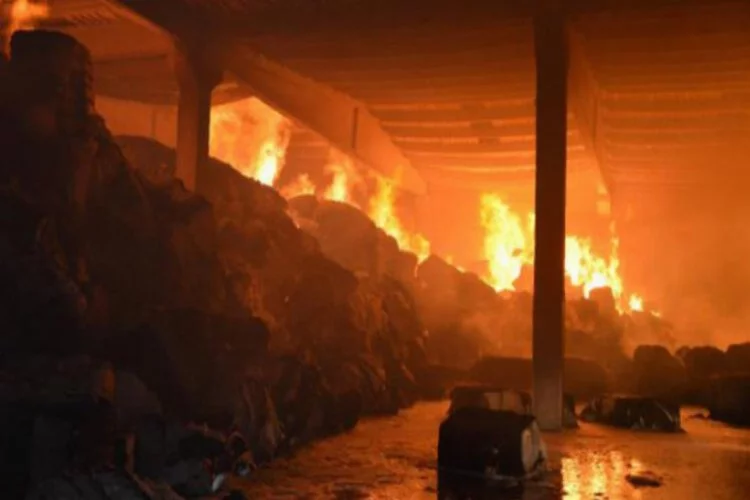 Tekstil fabrikasındaki yangın 5 saatte kontrol altına alındı