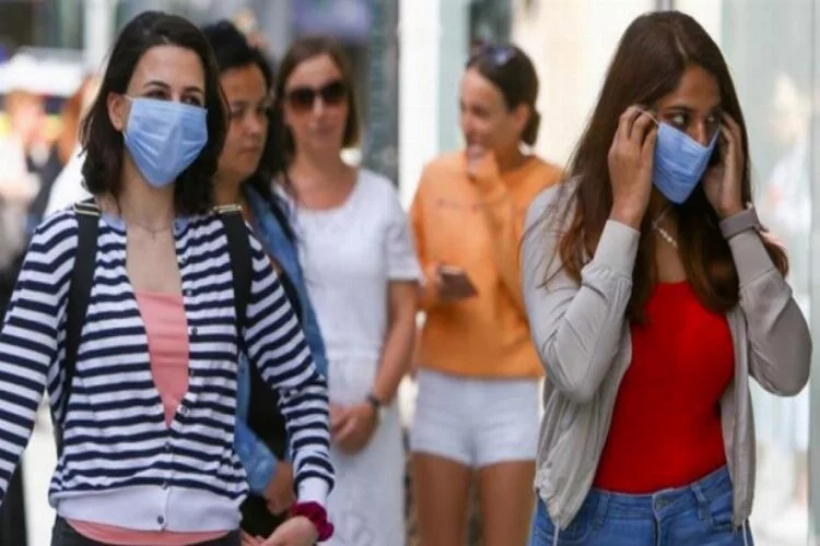 Bulgaristan'da koronavirüs vakalarında artış görülünce yasaklar geri döndü