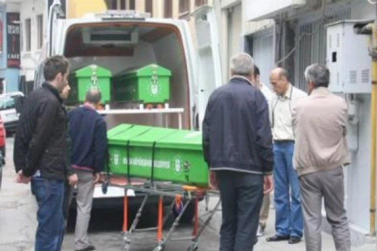 Bursa'da vahşice öldürülen yaşlı çift toprağa verildi
