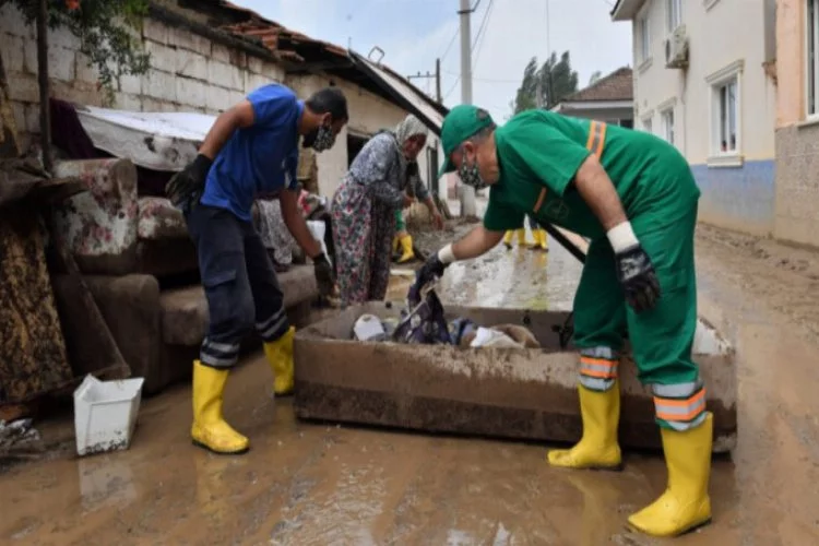Bursa Osmangazi sel felaketinin yaralarını sarıyor