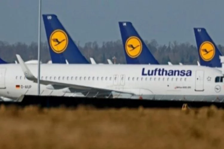 Almanya'da Lufthansa çalışanları sokağa indi