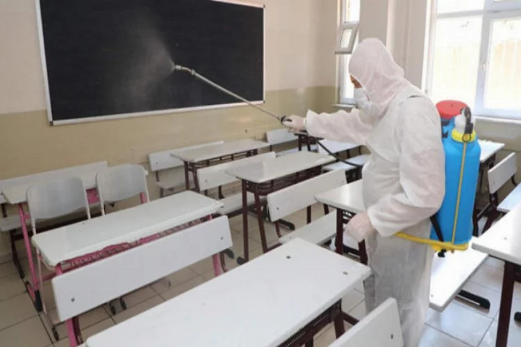 Okullar YKS öncesi dezenfekte ediliyor