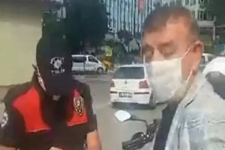 Bursa'da maske cezası yazan polisle tartışmasını sosyal medyada canlı yayınladı