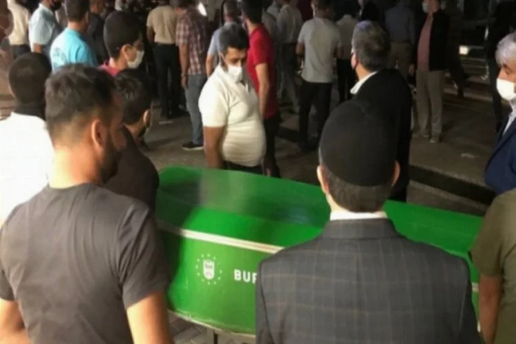 Bursa'daki sel felaketinde yaşamını yitiren Derya, gözyaşlarıyla toprağa verildi