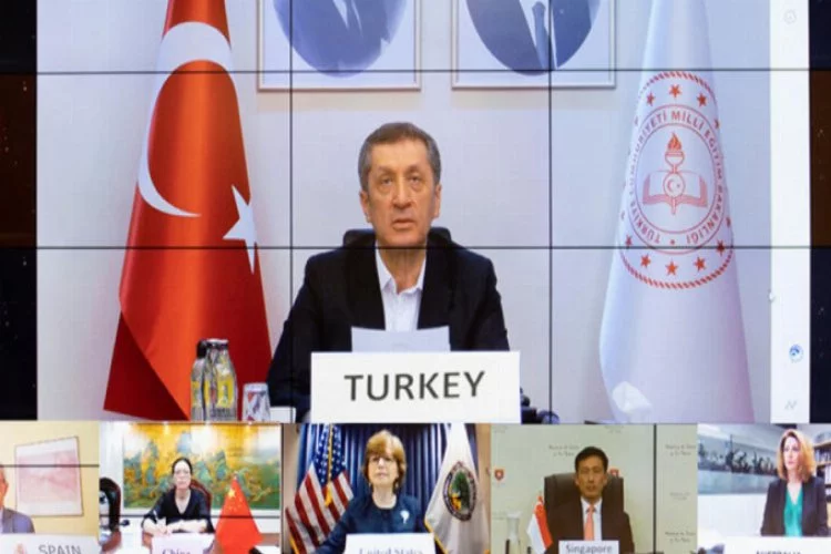 Bakan Selçuk, Türkiye'nin virüs mücadelesini G20 ülkelerine anlattı