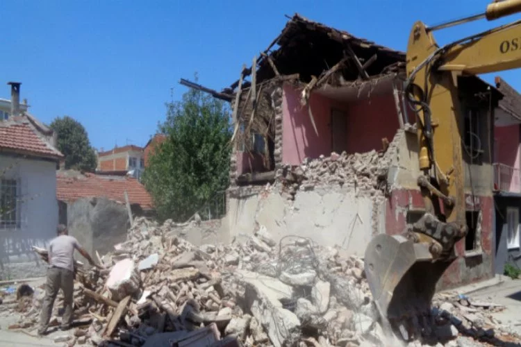 Bursa Osmangazi'de 42 metruk bina yıkıldı!