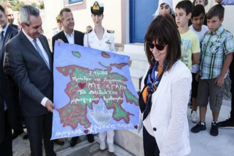 Yunan Cumhurbaşkanı Eşek Adası'na çıktı