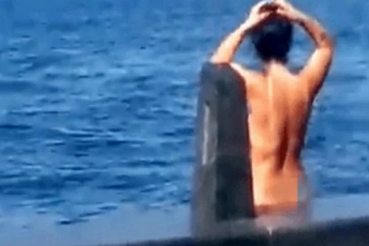 Yer: Türkiye! Kimseyi umursamayan kadın çırılçıplak denize girdi