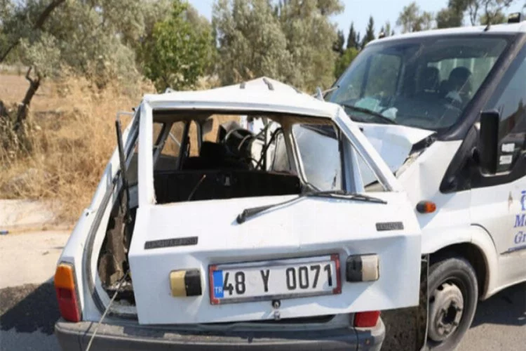 Kamyonetle otomobil çarpıştı: 1 kişi hayatını kaybetti