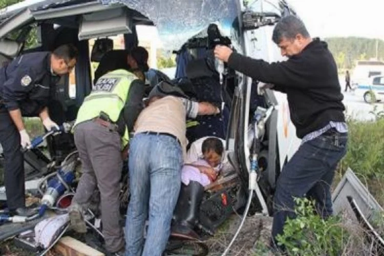 Bilecik'te trafik kazası: 33 yaralı