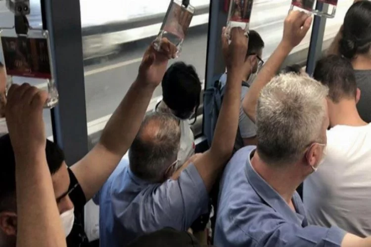 Haftanın ilk iş günü metrobüslerde sosyal mesafesiz yolculuk!