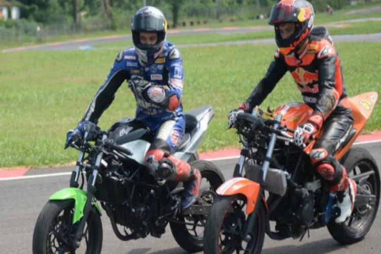 Milli motosikletçi Toprak Razgatlıoğlu yeni sezon için "motorunu ısıtıyor"