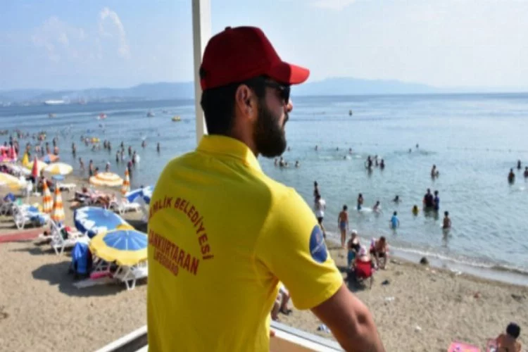 Bursa'da sahillerinde cankurtaranlar göreve başladı
