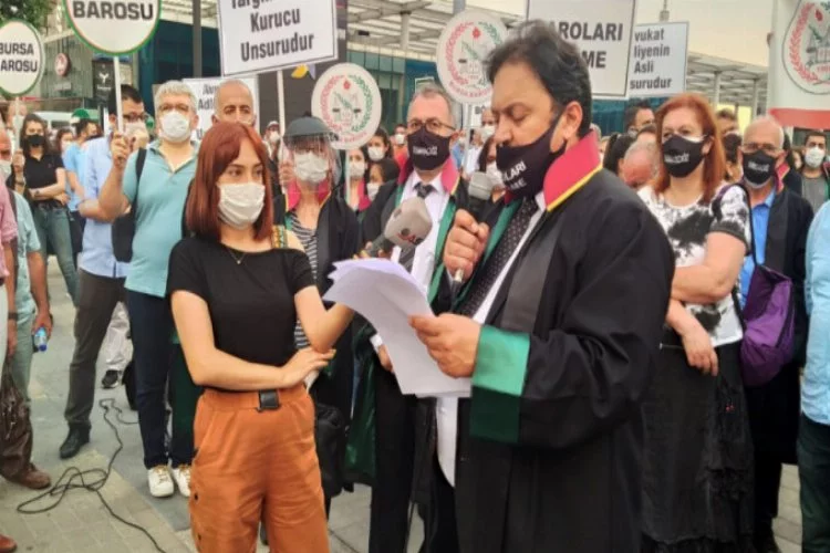 Bursa'da 'çoklu baro düzenlemesi' eylemi