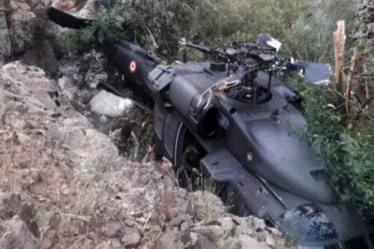 Askerleri taşıyan helikopter, zorunlu iniş yaptı