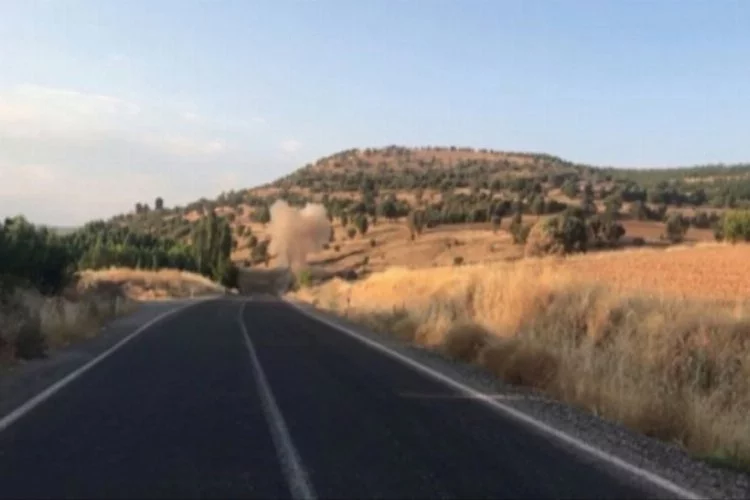 PKK'lı teröristlerin yola tuzakladığı patlayıcıyı imha edildi