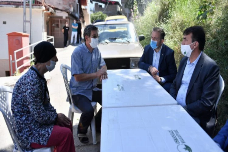 Bursa Osmangazi Belediye Başkanı Dündar'dan şehit evine taziye ziyareti