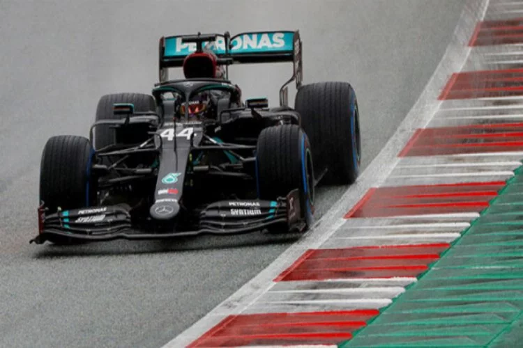 Formula 1'de ikinci pole pozisyonu Hamilton'ın