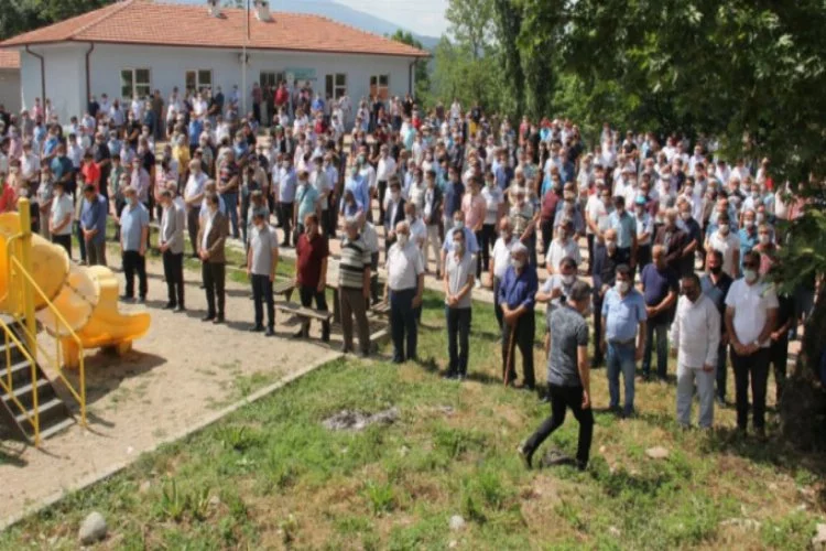Bursa'da kazada hayatını kaybeden muhtarın cenazesi toprağa verildi