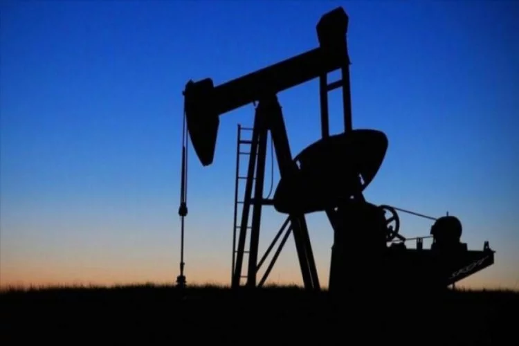 Küresel petrol talebi günde 8.9 mln. varil düşecek