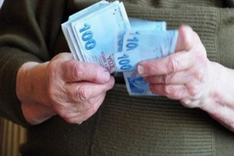 Emeklilere bayram ikramiyesi ödemeleri bugün başladı