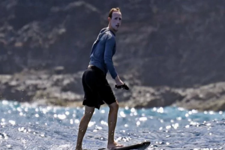 Mark Zuckerberg'ün sörf yaparken çekilen fotoğrafları gündem oldu!