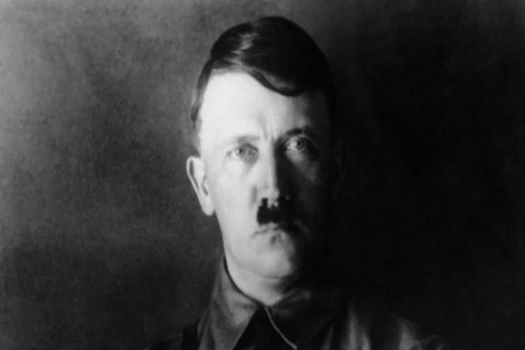 Hitler'in cinsel sırları ortaya çıktı: Tekme atılmasından hoşlanır