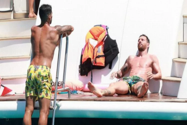 Lionel Messi ve Luis Suarez, aileleriyle birlikte tatilde
