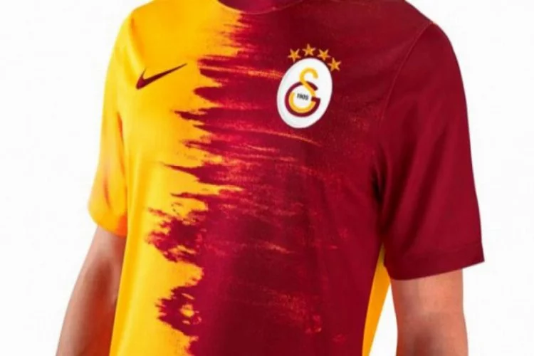 Galatasaray, yeni sezonda giyeceği formaları tanıttı