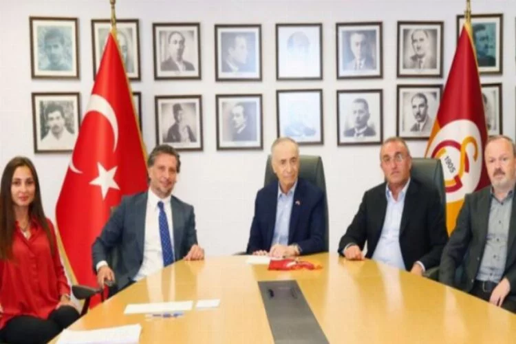 Galatasaray'ın yeni forma sponsoru Magdeburger Sigorta oldu