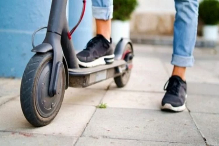İzmir Valiliğinden elektrikli scooter kullananları üzecek haber!