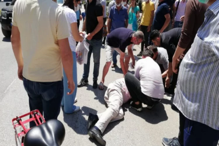 Bursa'da motosikletin çarptığı bisikletlinin takma dişi boğazına kaçtı!