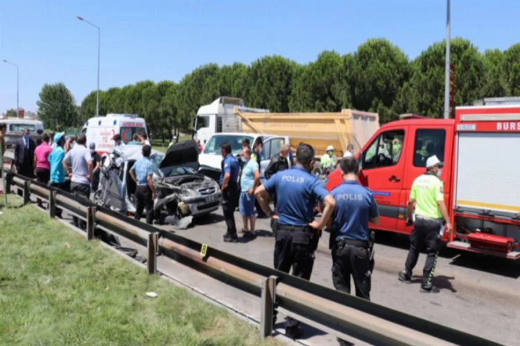 Bursa'da kaza yapan otomobilde sürücünün eşi hayatını kaybetti!