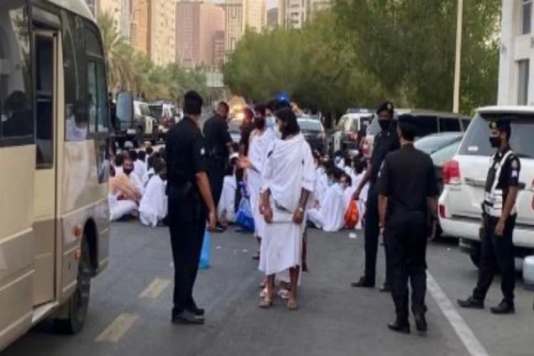 Suudi Arabistan'da Hac izni olmadan kutsal alanlara girmeye çalışan 936 kişiye gözaltı
