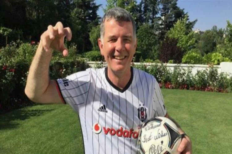 Beşiktaş Kulübünden Richard Moore'a tebrik