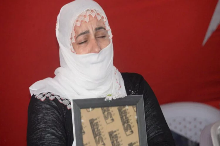 Diyabakır'da evlat nöbetindeki ailelerin buruk bayramı