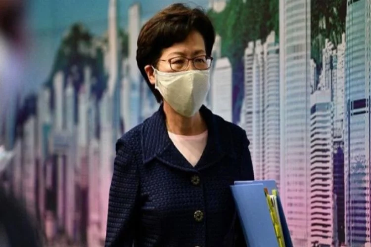 Hong Kong'da seçimler Covid-19 nedeniyle 1 yıl ertelendi