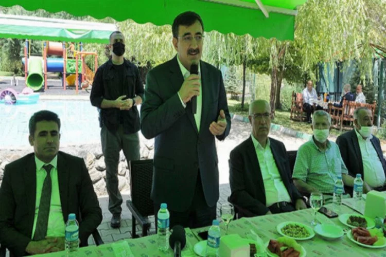 AK Parti Genel Başkan Yardımcısı Yılmaz, Bingöl'de partililerle bayramlaştı