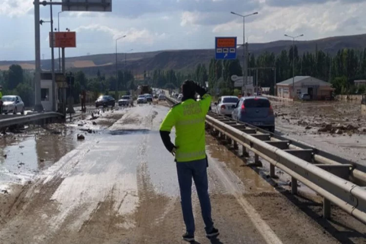Sivas - Ankara karayolunda ulaşım aksadı