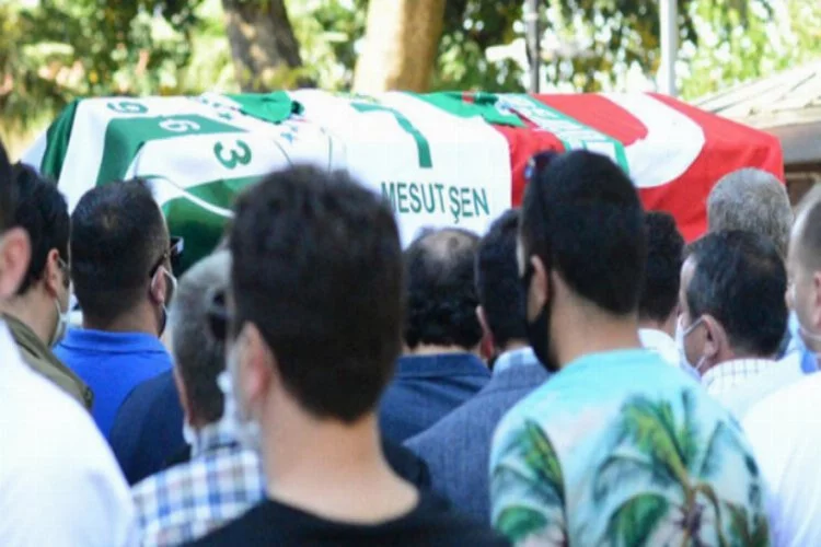 Bursaspor'un efsanesi Mesut Şen son yolculuğuna uğurlandı