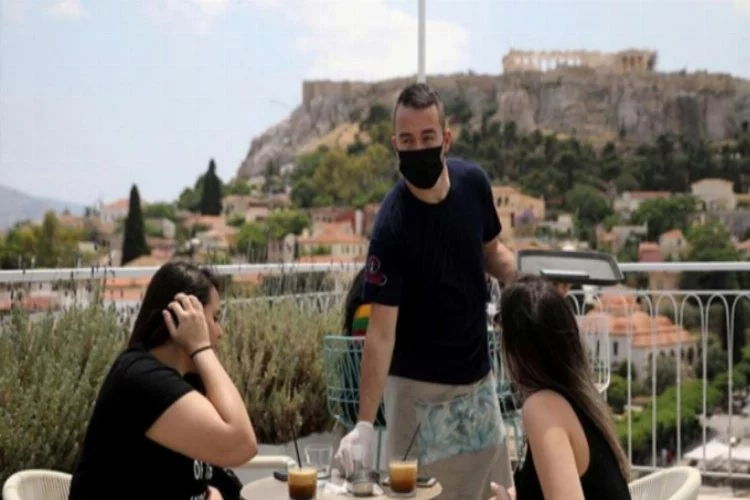 Komşu Yunanistan'da yeni vaka rekoru